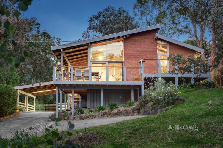 6 Alan Place Warrandyte 3113