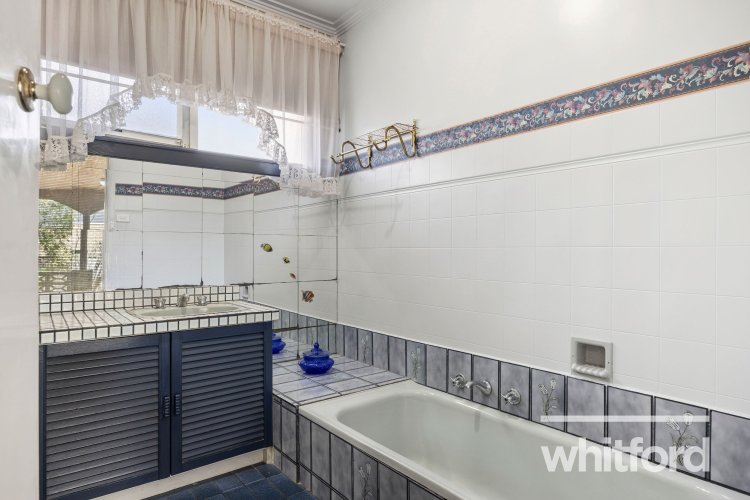 6 Ardlui Drive, Newtown