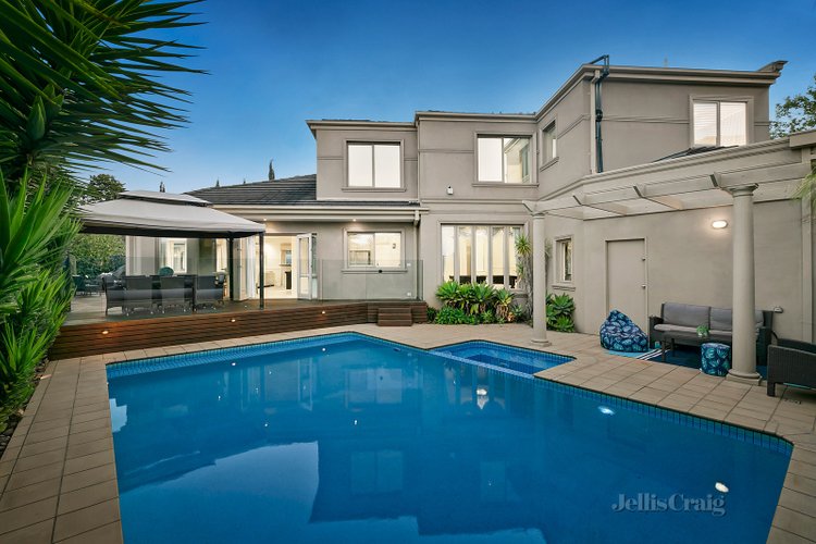 6 Augustus Rise Templestowe 3106