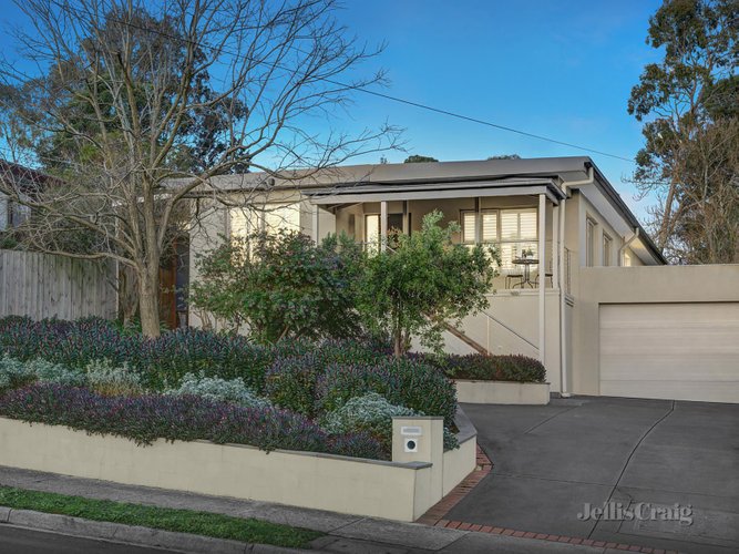 6 Bible Street Eltham 3095