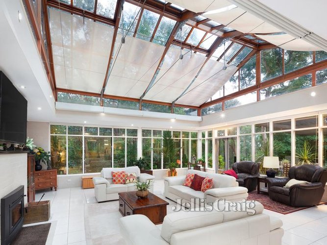 6 Blooms Road North Warrandyte 3113