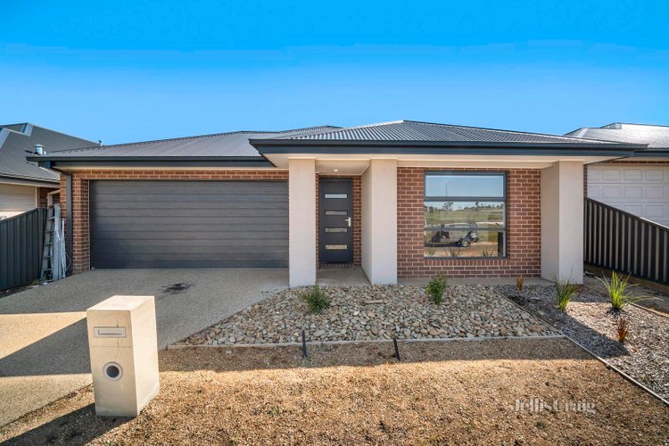 6 Brolga Boulevard Winter Valley 3358