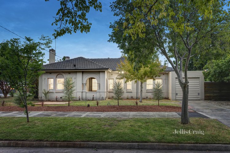 6 Cairnes Crescent Malvern East 3145