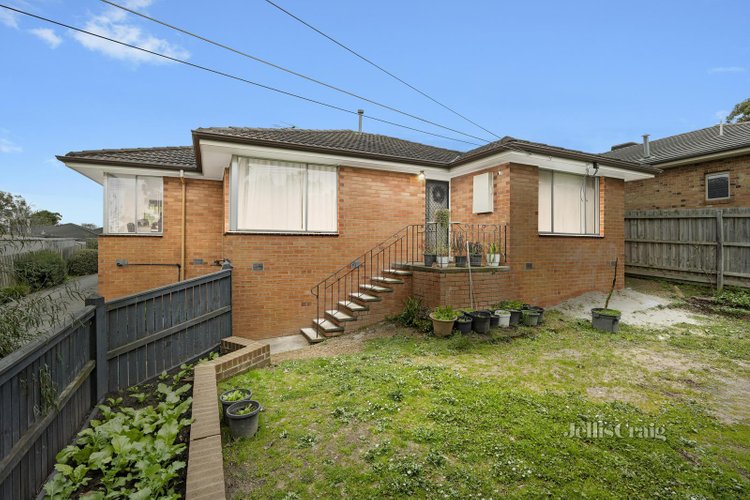 6 Carawa Street Mooroolbark 3138