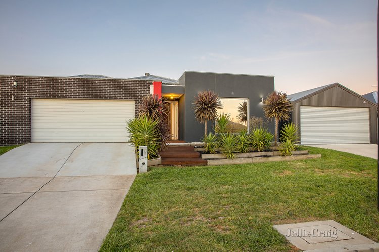 6 Carina Drive Winter Valley 3358