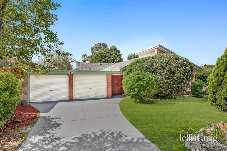 6 Clarke Court Wheelers Hill 3150