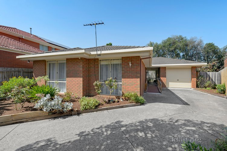 6 Clay Court Blackburn North 3130