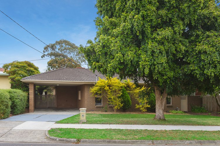 6 Compton Street Mitcham 3132