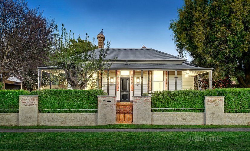 6 Cosmo Road Trentham 3458
