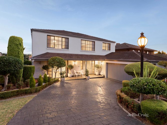 6 Crestmont Court Doncaster East 3109