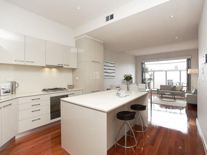 6 Curzon Place North Melbourne 3051
