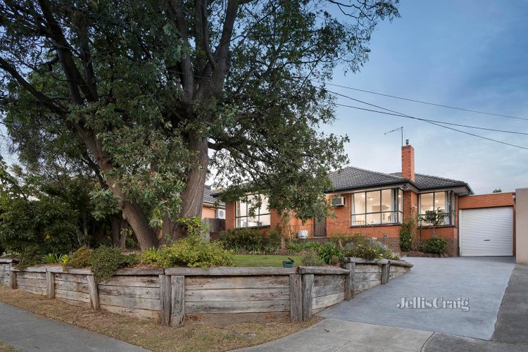 6 Dallas Crescent Watsonia North 3087