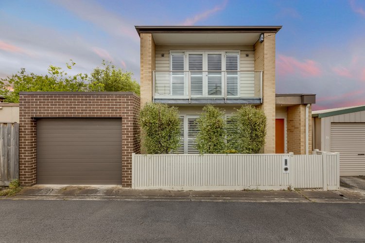 6 Davison Place Geelong 3220