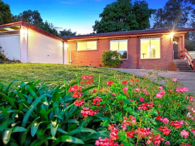 6 Edward Road Chirnside Park 3116
