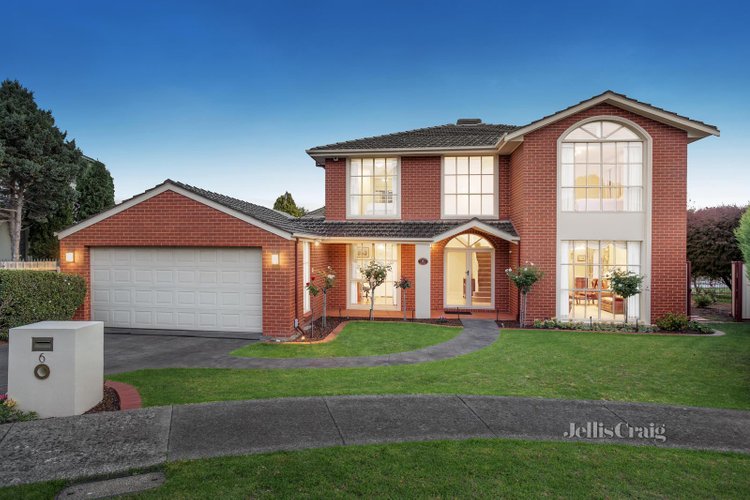 6 Epworth Court Glen Waverley 3150