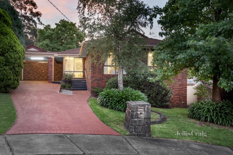 6 Evrah Place Greensborough 3088