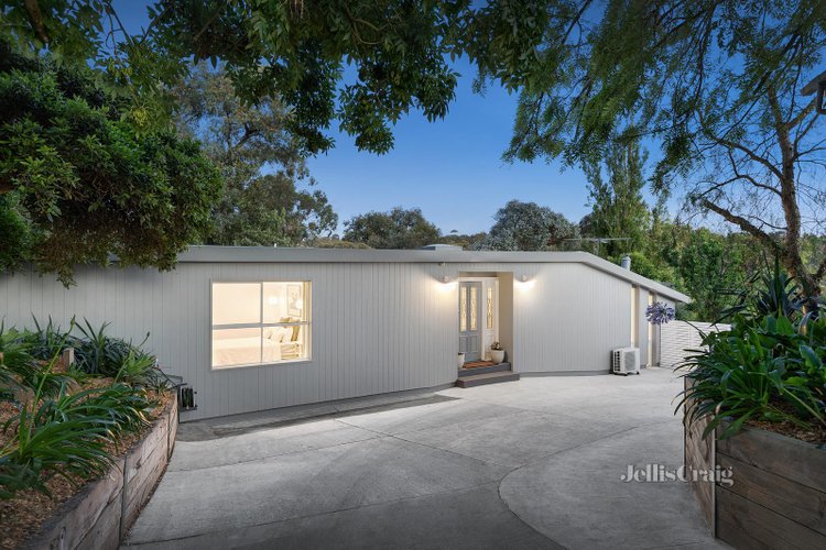 6 Girralong Court Greensborough 3088
