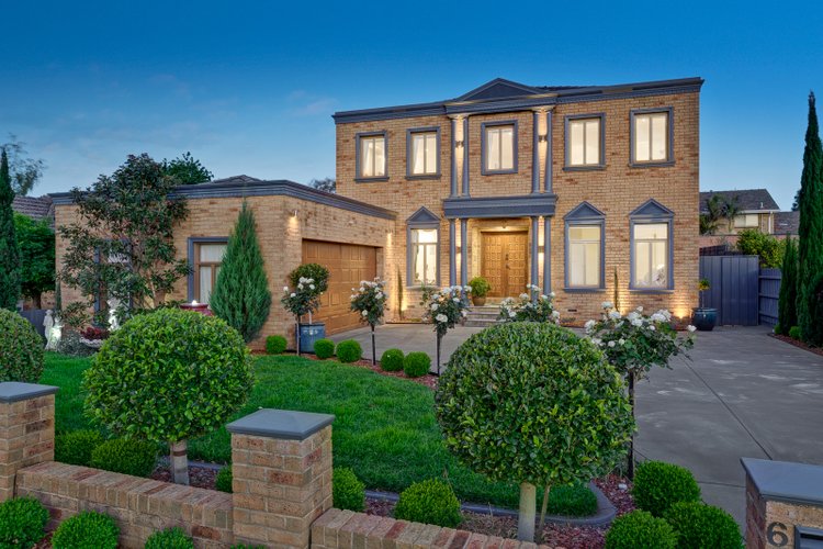 6 Glenmore Grove Mount Waverley 3149
