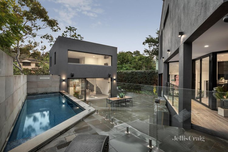 6 Griffin Close Surrey Hills 3127