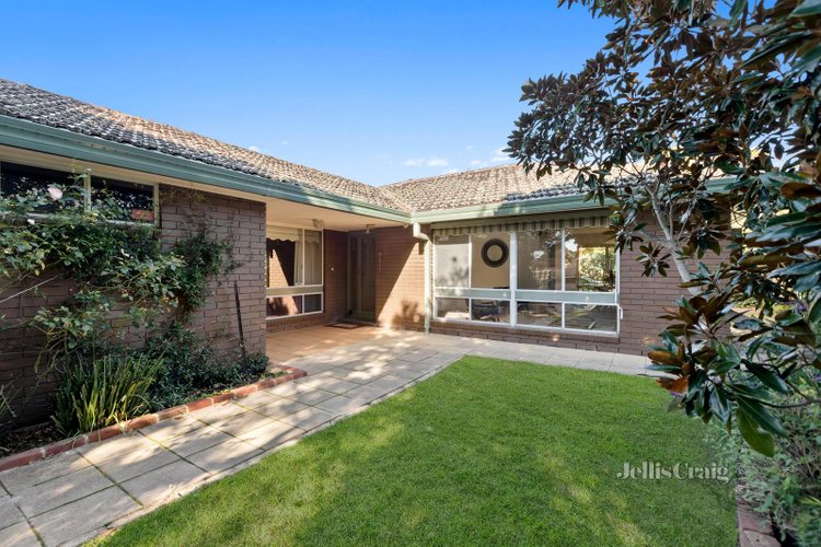 6 Hartwell Place Cheltenham 3192