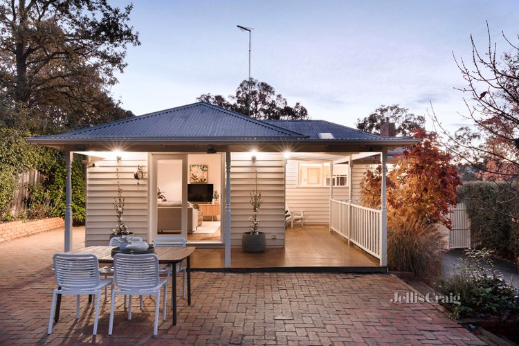 6 Helene Street Eltham 3095