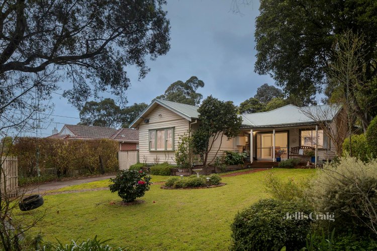 6 Helwig Avenue Montmorency 3094