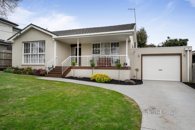 6 Highclere Avenue Mount Waverley 3149