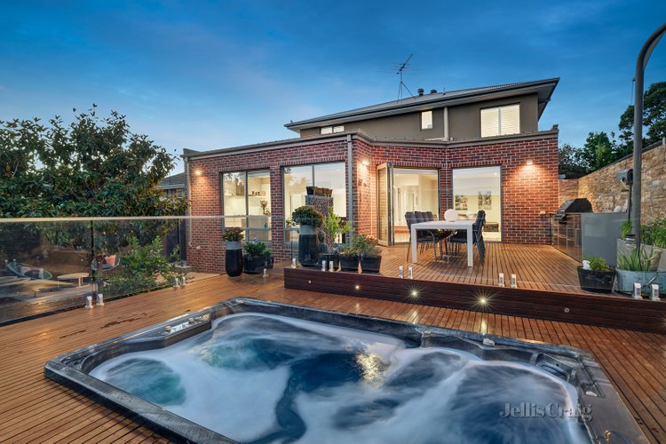 6 Hillside Road Bulleen 3105