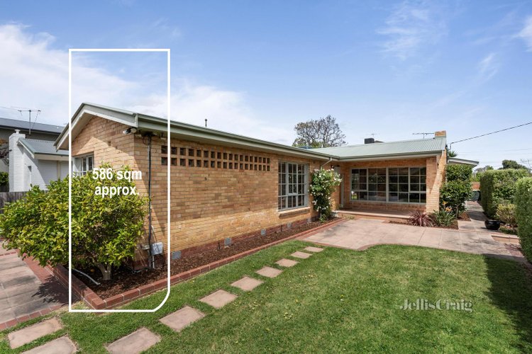 6 Huntingdon Road Bentleigh East 3165