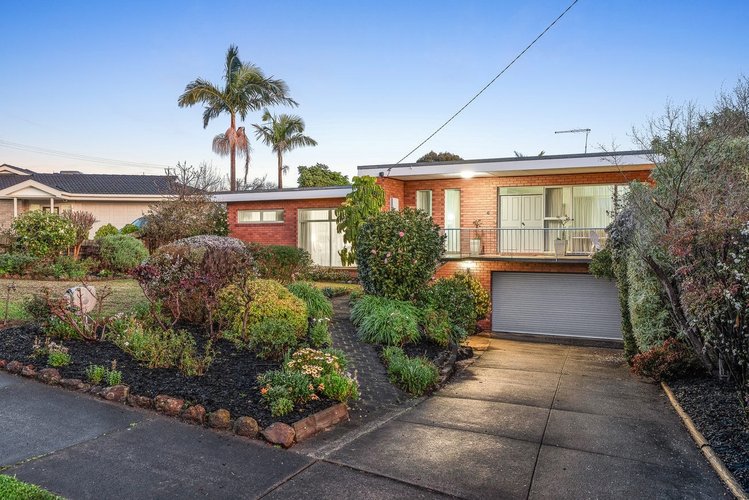 6 Kauri Court Doncaster East 3109