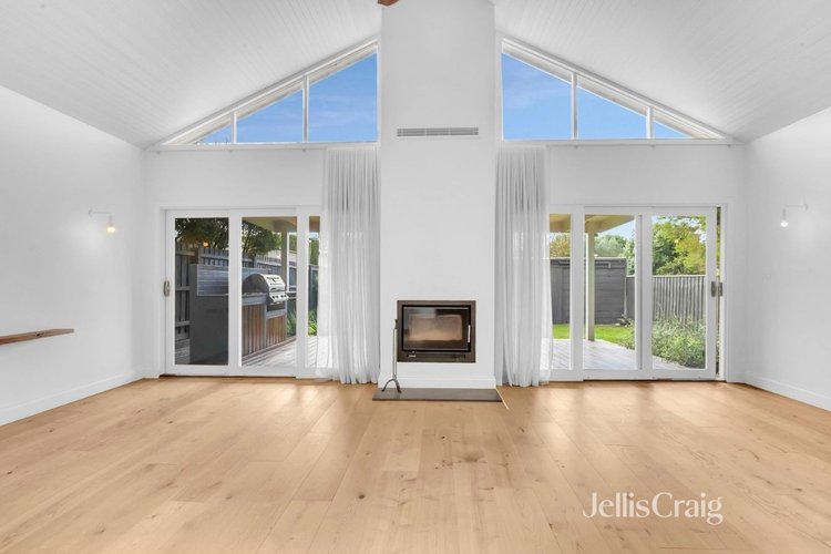 6 Kent Road Pascoe Vale 3044