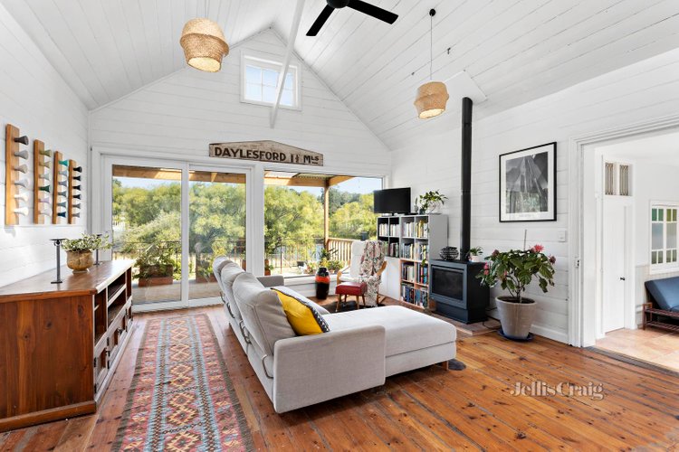 6 Lake Road Daylesford 3460