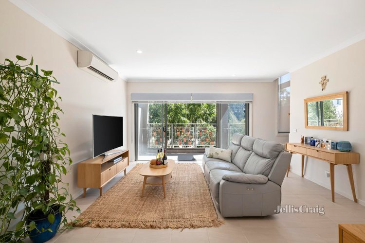 6 Lithgow Way Mooroolbark 3138