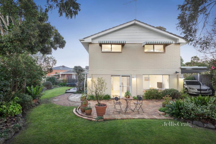 6 Loram Court  Glen Waverley 3150
