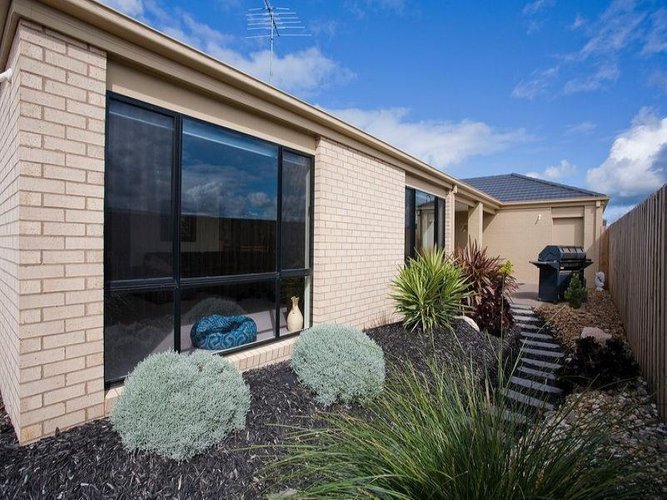 6 Lowdon Place, Torquay