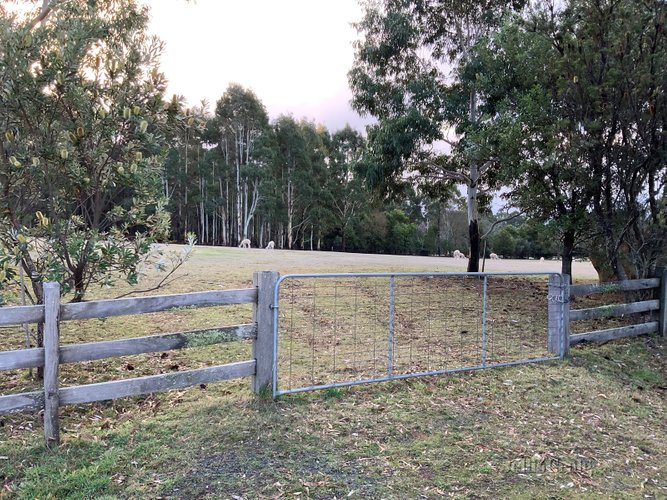 6 Manna Lane Trentham 3458