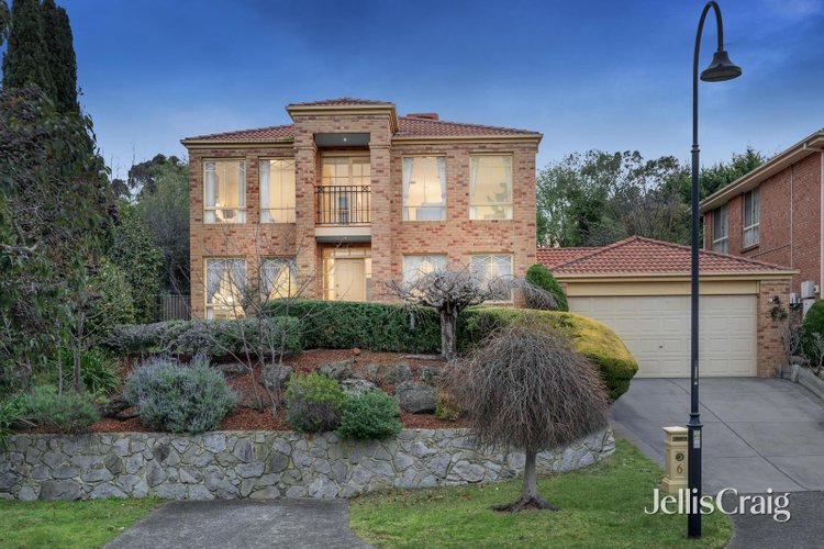 6 May Court Glen Waverley 3150