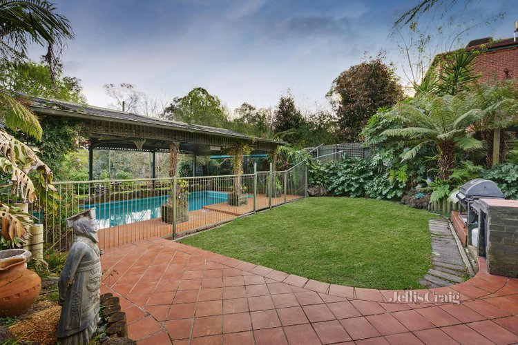 6 Meruka Drive Eltham 3095