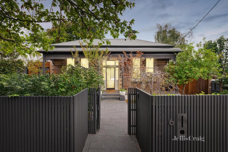 6 Middlesex Road Surrey Hills 3127