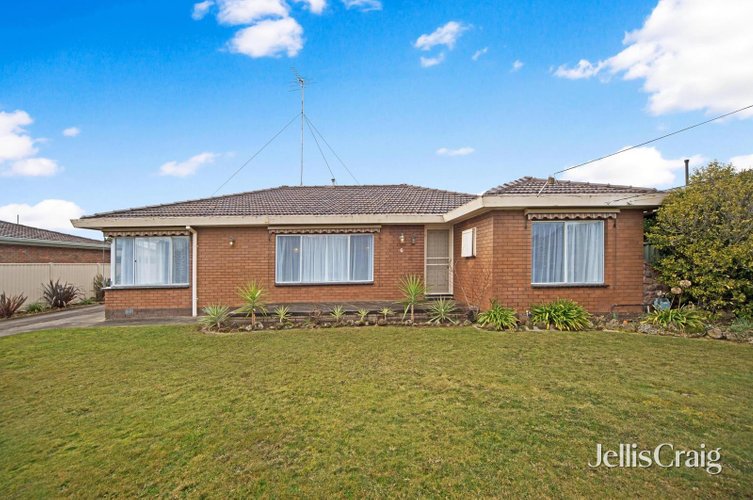 6 Mimosa Avenue  Alfredton 3350