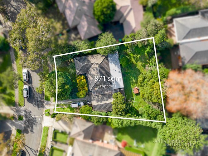 6 Minaki Avenue Doncaster East 3109