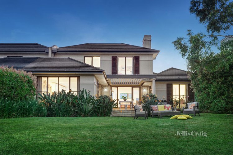 6 Muirfield Mews Chirnside Park 3116