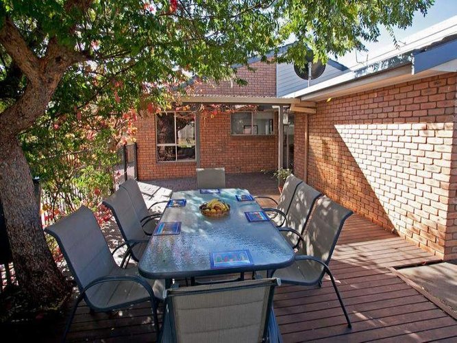 6 Par Court, North Geelong