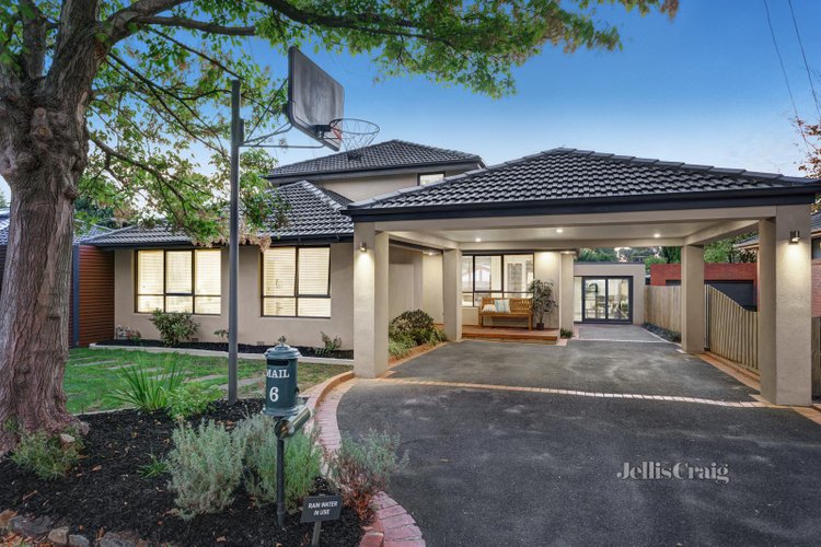 6 Paulette Court Blackburn South 3130