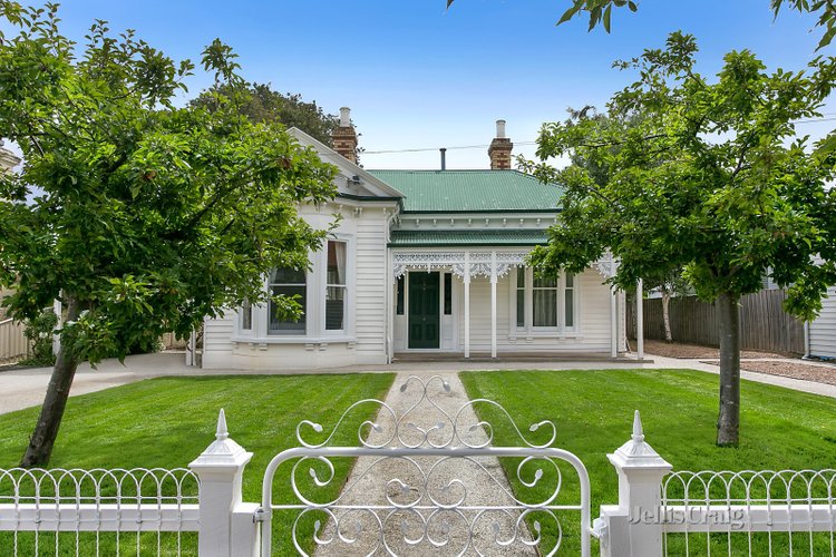 6 Pohlman Street Kyneton 3444