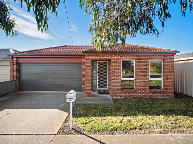6 Regina Street Mitchell Park 3355