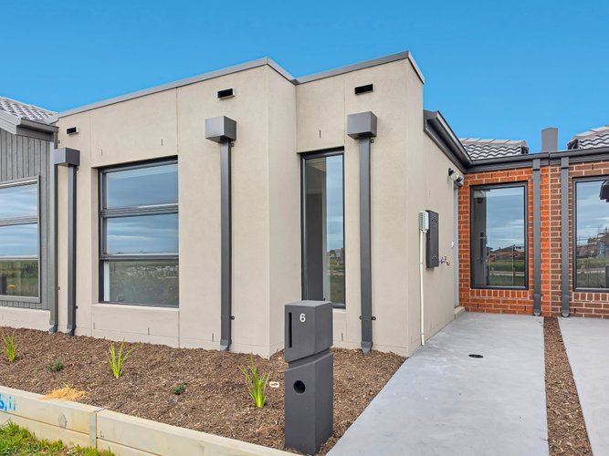 6 Rockbank Walk Armstrong Creek 3217