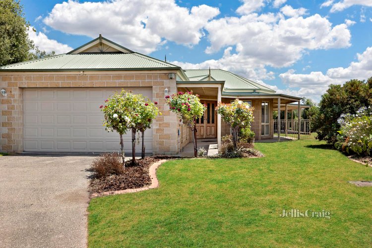 6 Rockingham Place Alfredton 3350