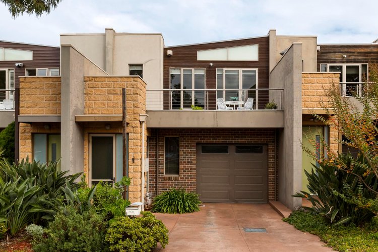 6 Rossmoyne Street Thornbury 3071