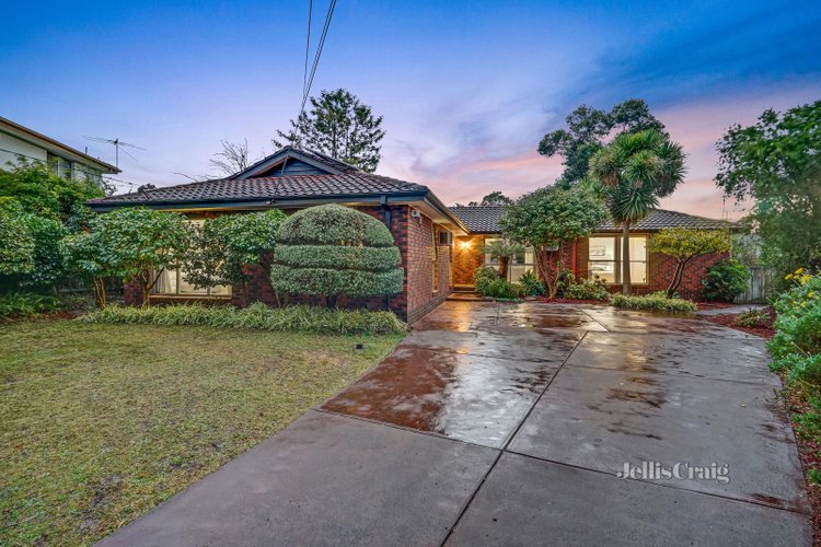 6 Roycroft Close Glen Waverley 3150
